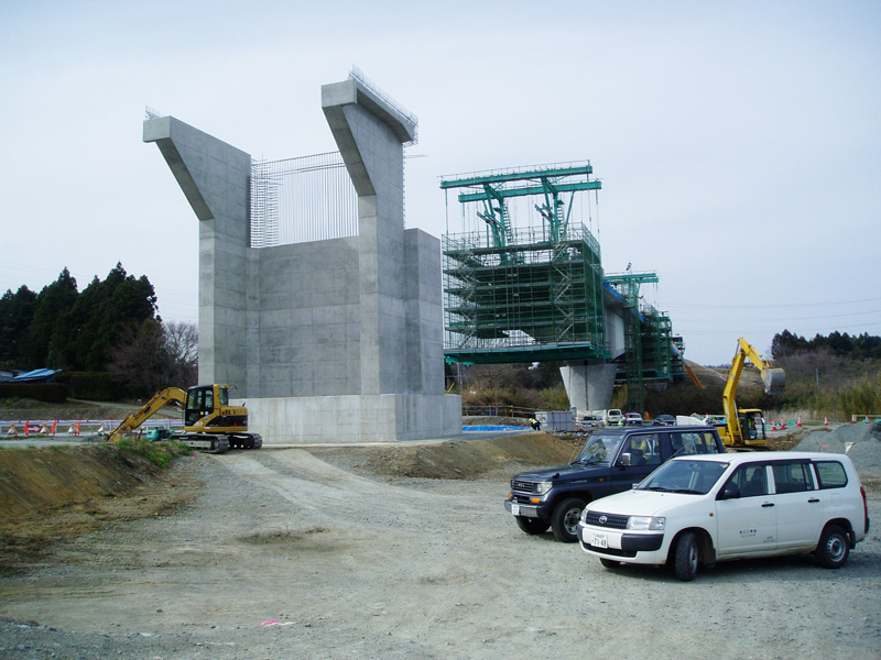 常磐自動車道 羽黒川橋(下部工)工事 常磐自動車道 羽黒川橋(下部工)工事